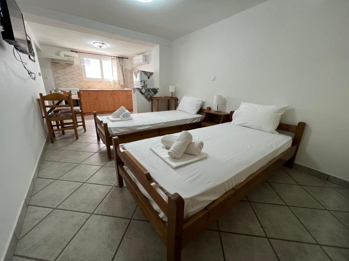 Athina Rooms Karvounades Exterior photo